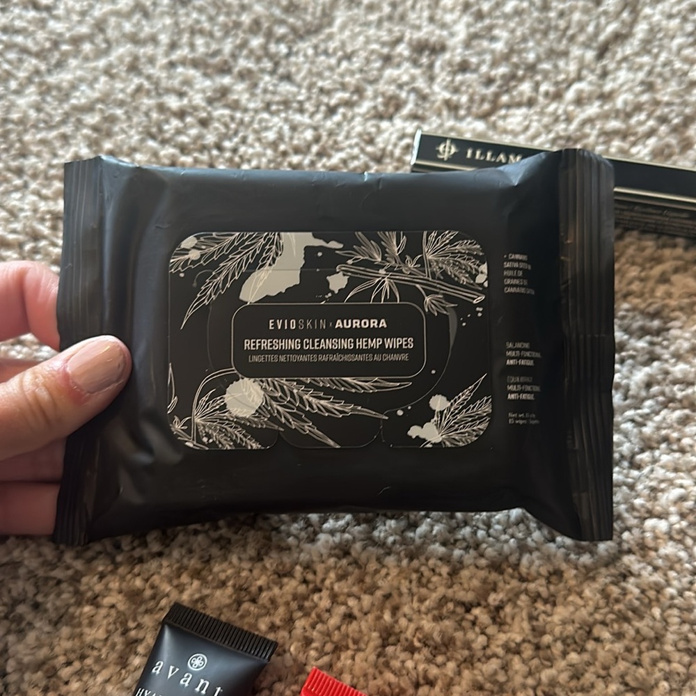 Makeup Bundle Set - Picture 6 of 7